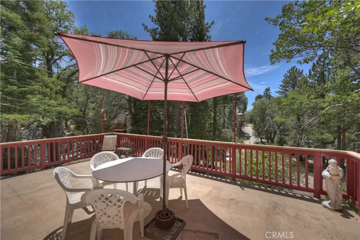 Deck off of family room