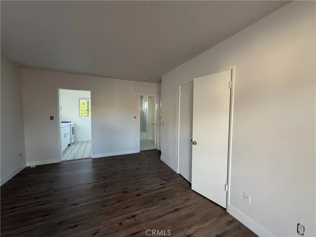 14154 Roscoe, Los Angeles, California 91402