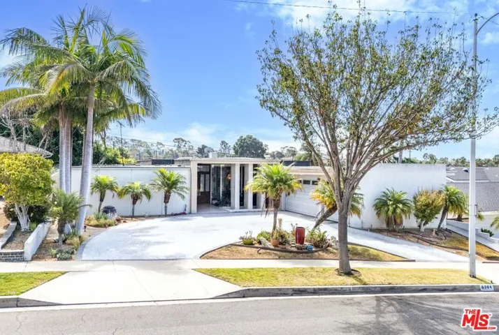 6704 Bedford Avenue, Los Angeles, California 90056