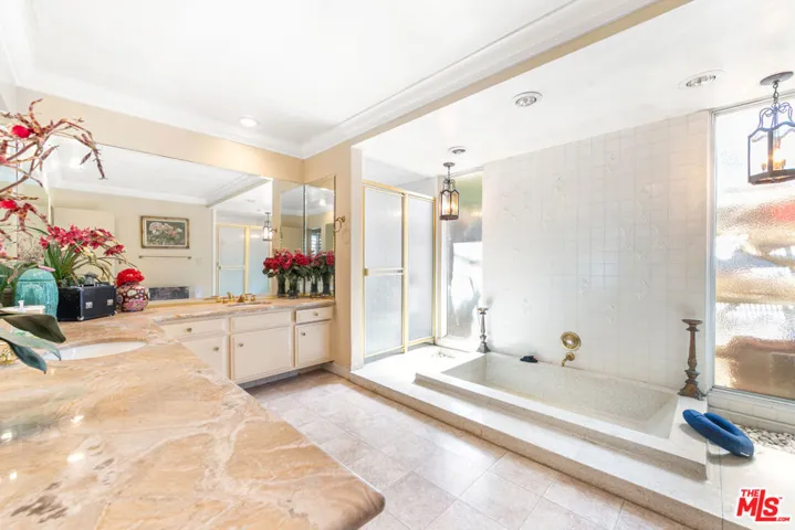 6704 Bedford Avenue, Los Angeles, California 90056