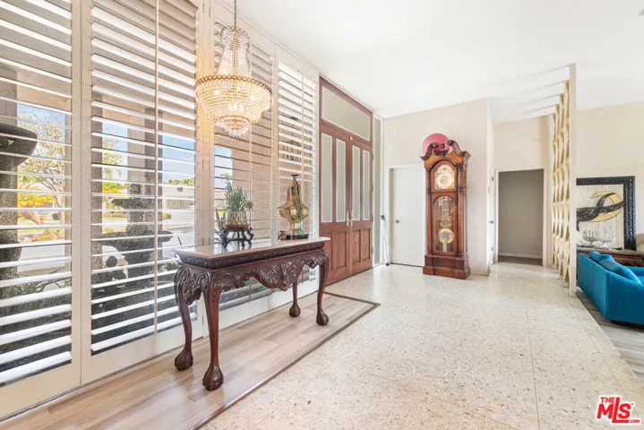 6704 Bedford Avenue, Los Angeles, California 90056