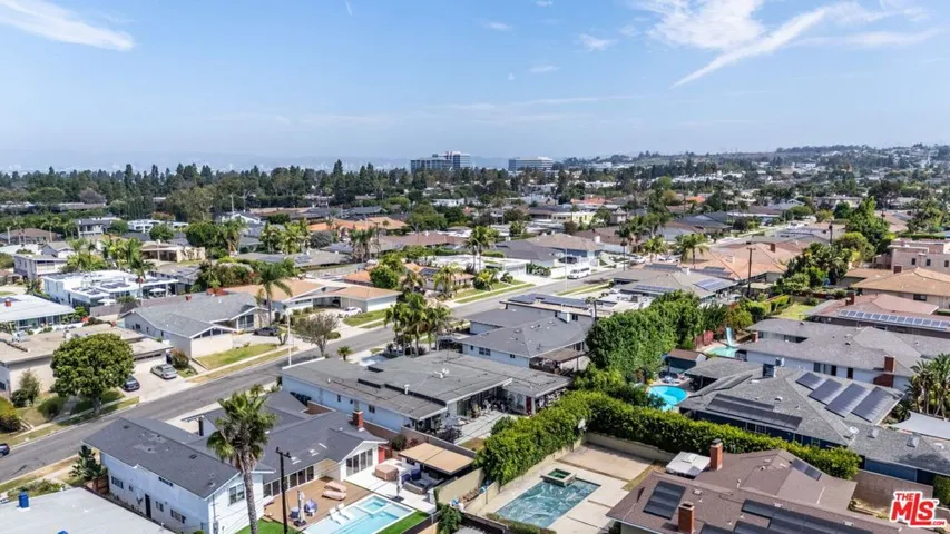 6704 Bedford Avenue, Los Angeles, California 90056
