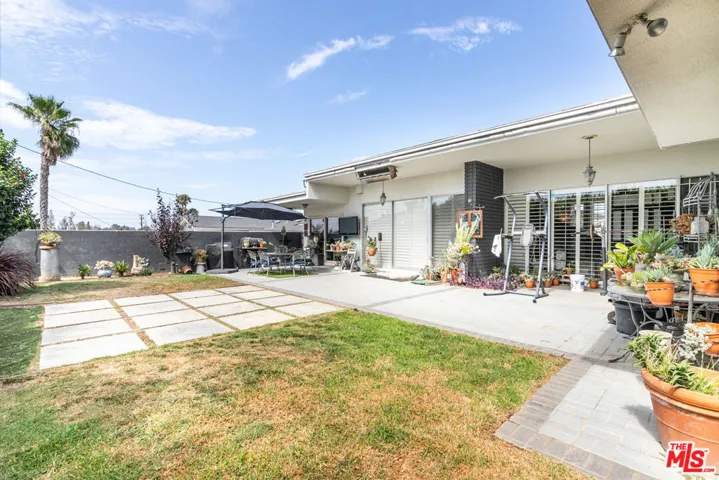6704 Bedford Avenue, Los Angeles, California 90056