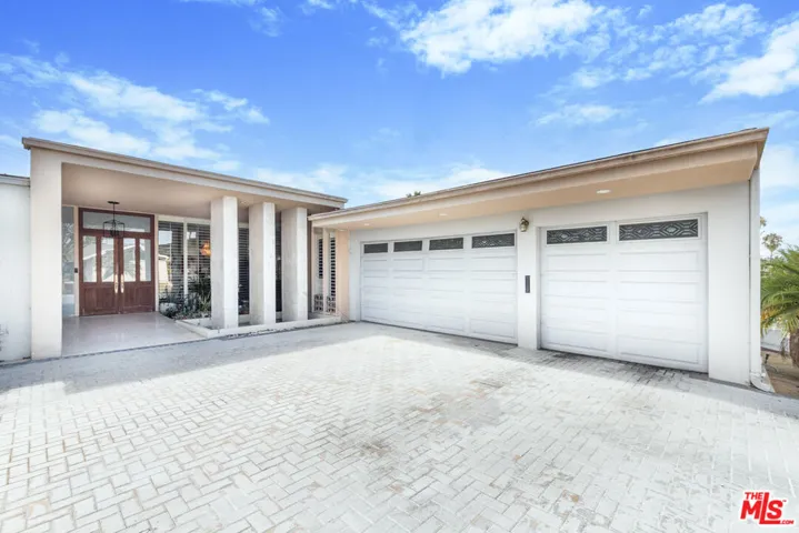 6704 Bedford Avenue, Los Angeles, California 90056
