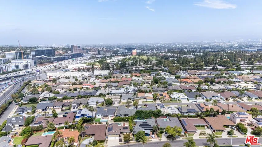 6704 Bedford Avenue, Los Angeles, California 90056