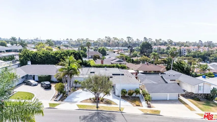 6704 Bedford Avenue, Los Angeles, California 90056