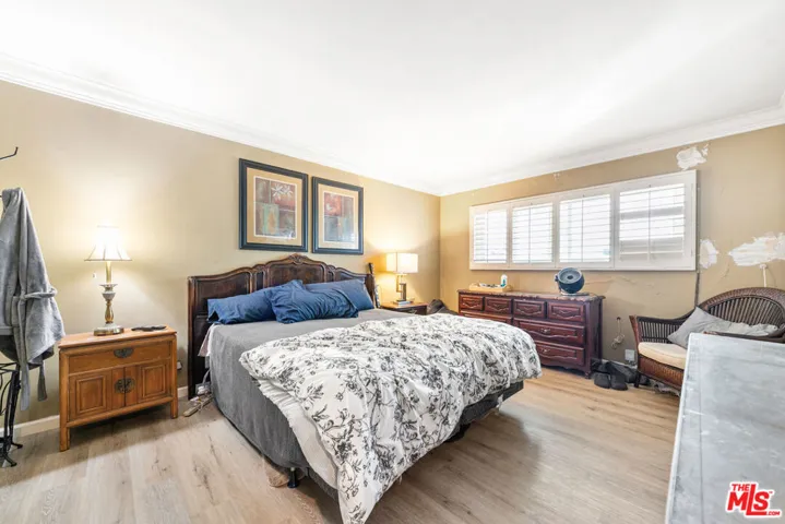 6704 Bedford Avenue, Los Angeles, California 90056