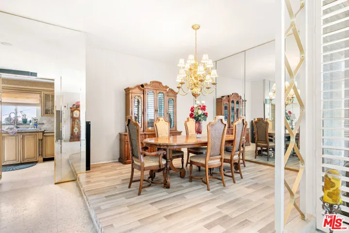 6704 Bedford Avenue, Los Angeles, California 90056