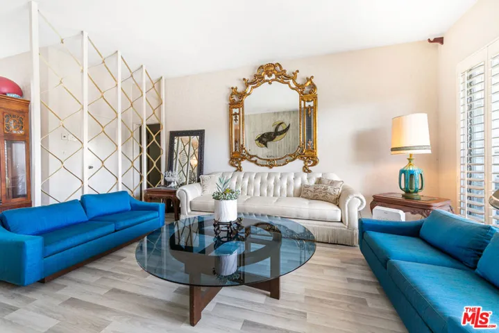 6704 Bedford Avenue, Los Angeles, California 90056