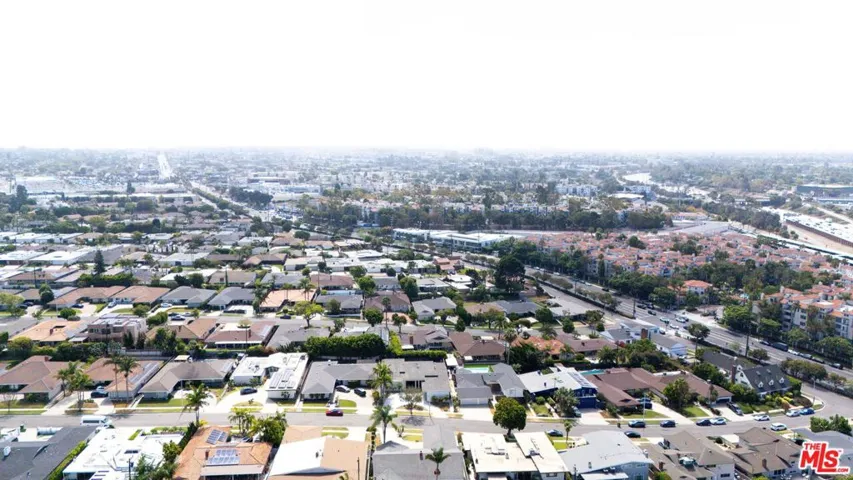 6704 Bedford Avenue, Los Angeles, California 90056