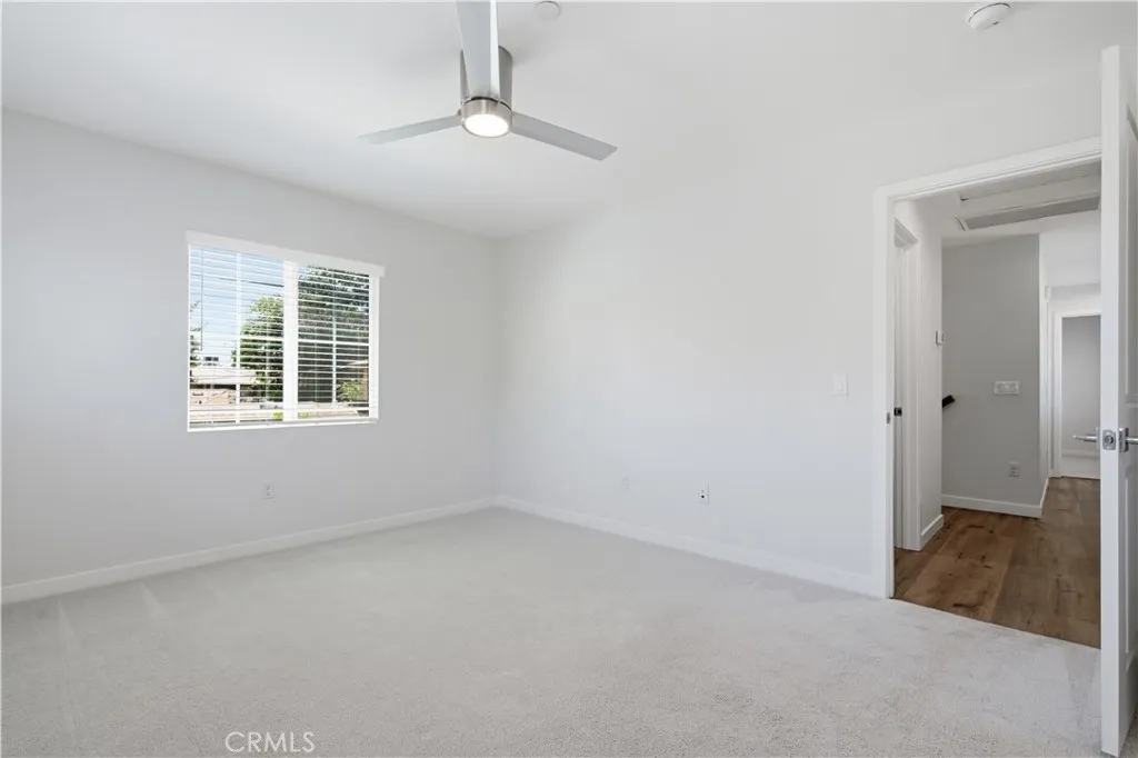 Primary suite/ bedroom 1