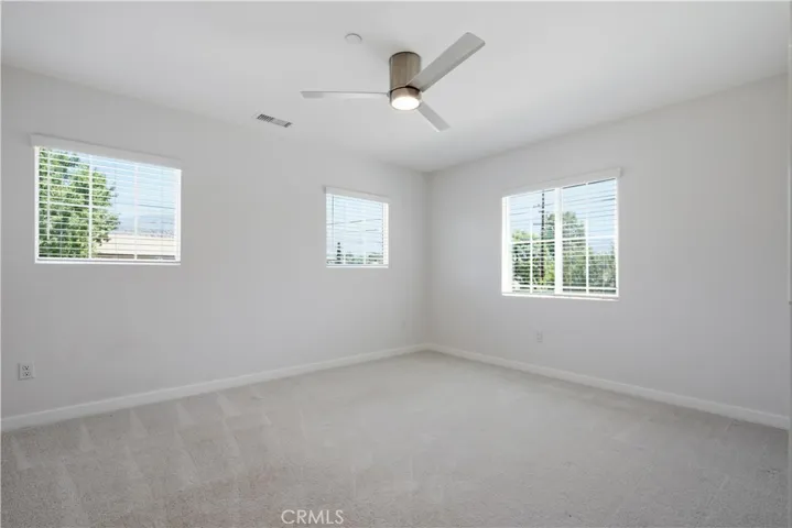 Primary suite/ bedroom 1