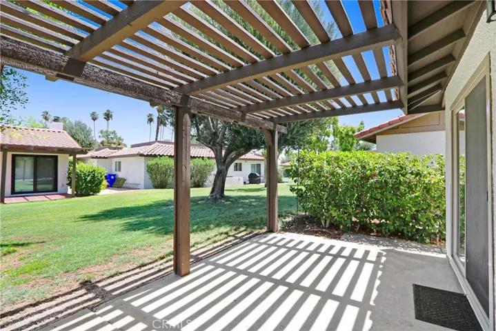 75220 Valencia, Palm Desert, California 92211