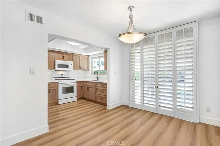 75220 Valencia, Palm Desert, California 92211