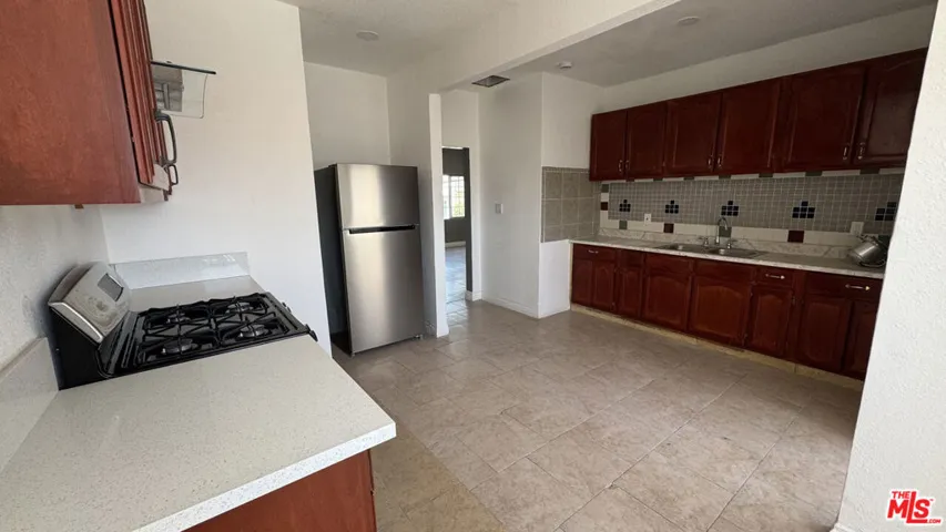 924 S Sunol Drive 1/2, Los Angeles, California 90023