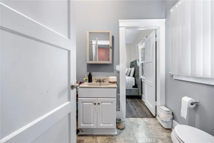 836 South Sycamore Street, Santa Ana, California 92701