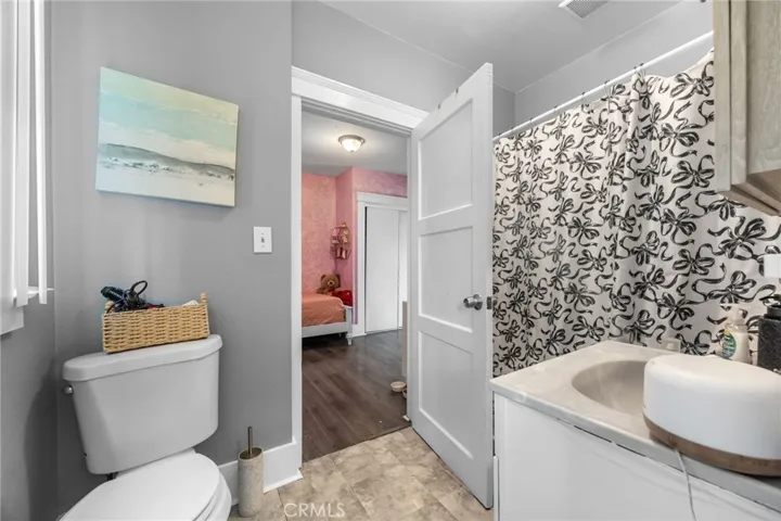 836 South Sycamore Street, Santa Ana, California 92701