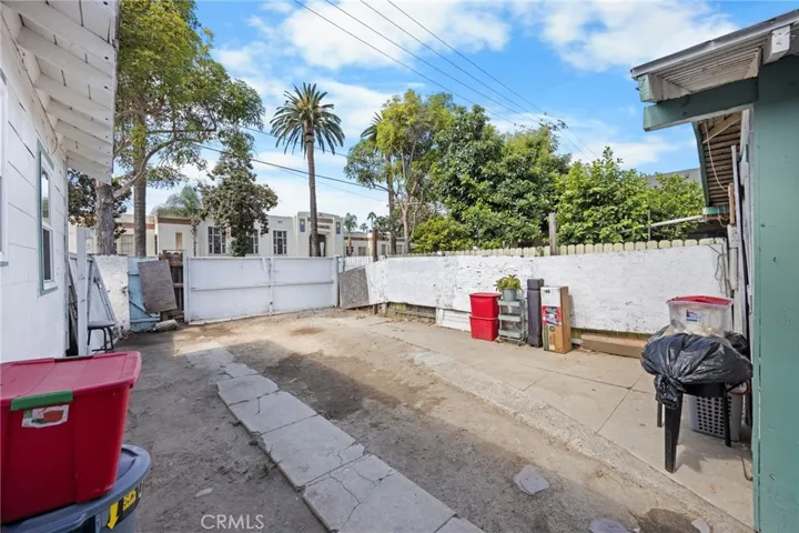 836 South Sycamore Street, Santa Ana, California 92701