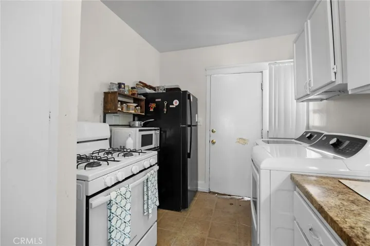 836 South Sycamore Street, Santa Ana, California 92701