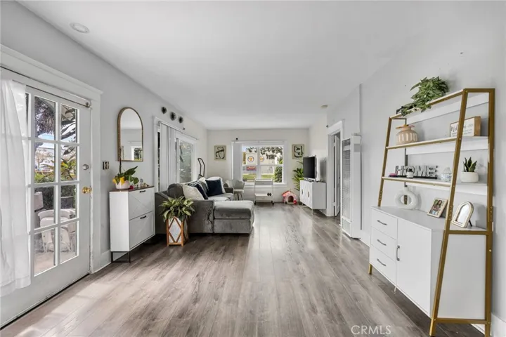836 South Sycamore Street, Santa Ana, California 92701