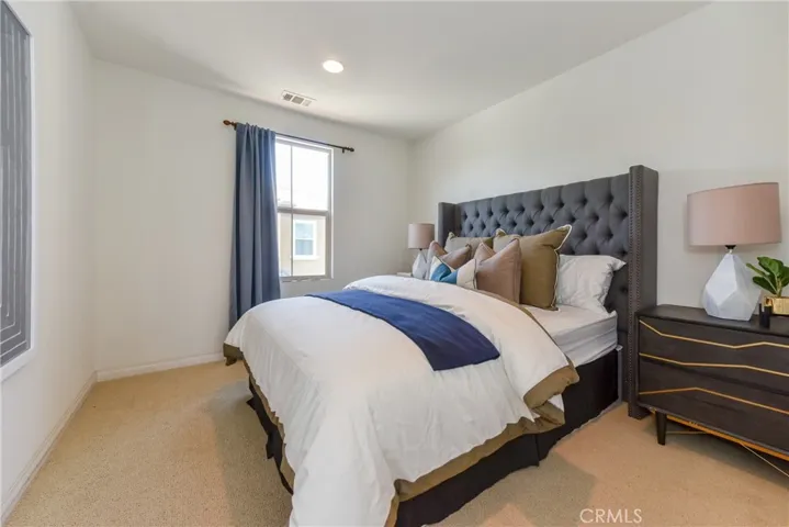 77 Keepsake 44, Irvine, California 92618