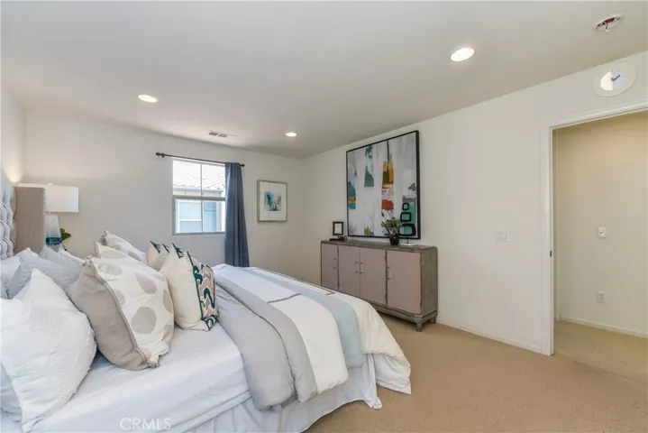 77 Keepsake 44, Irvine, California 92618