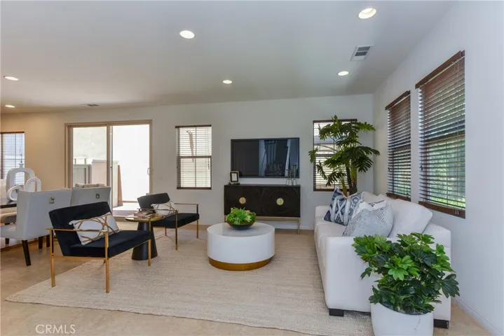 77 Keepsake 44, Irvine, California 92618