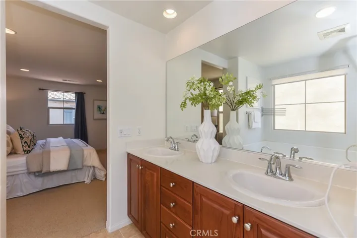 77 Keepsake 44, Irvine, California 92618