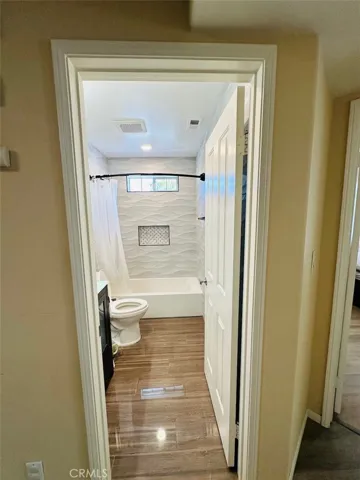 Full 2nd Floor Bath
