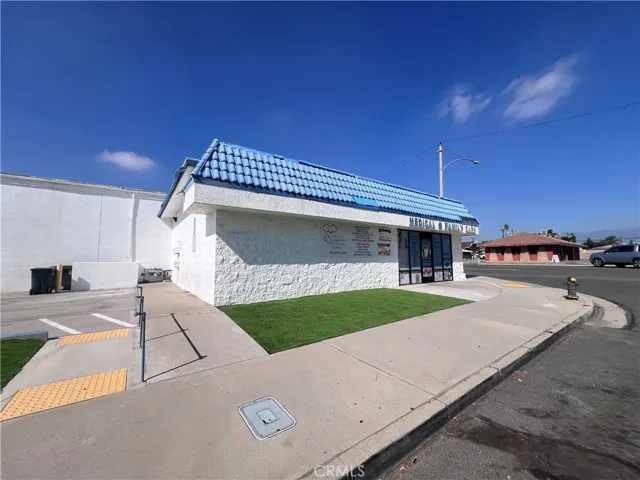185 E Foothill Boulevard, Rialto, California 92376