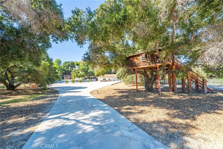 26251 Ravenhill Road, Canyon Country, California 91387