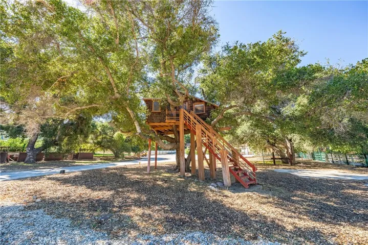 26251 Ravenhill Road, Canyon Country, California 91387