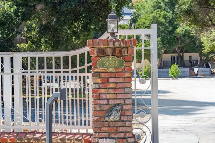26251 Ravenhill Road, Canyon Country, California 91387
