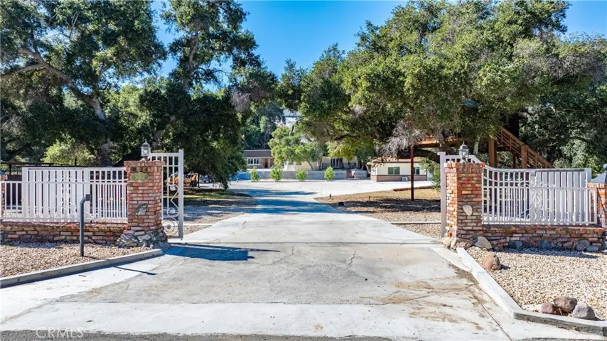 26251 Ravenhill Road, Canyon Country, California 91387