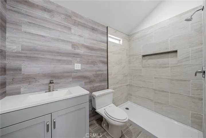 26251 Ravenhill Road, Canyon Country, California 91387