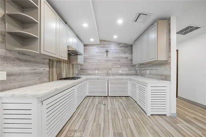 26251 Ravenhill Road, Canyon Country, California 91387