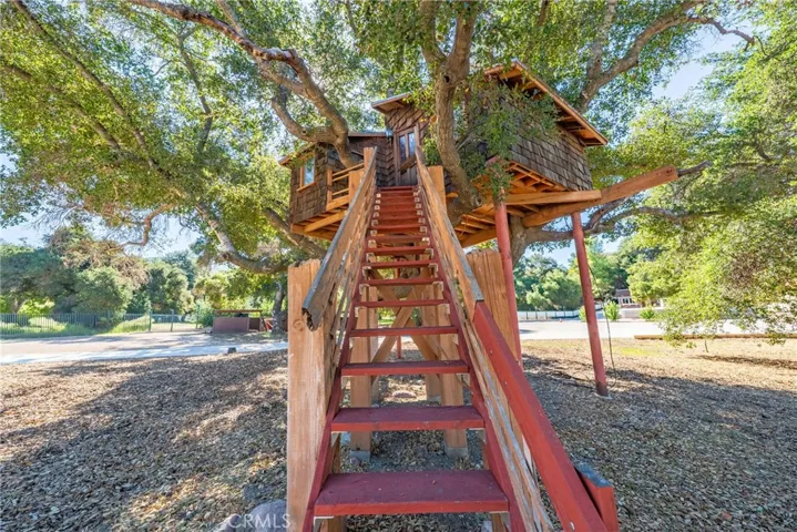26251 Ravenhill Road, Canyon Country, California 91387