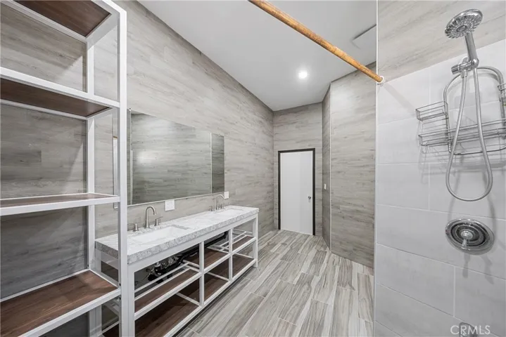 26251 Ravenhill Road, Canyon Country, California 91387