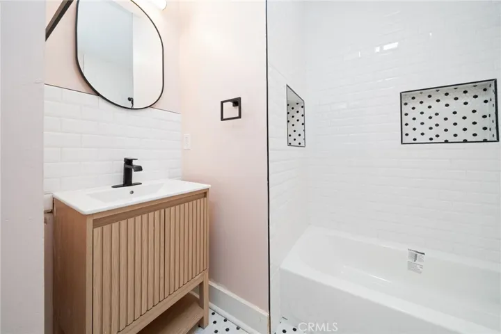 330 Daisy, Long Beach, California 90802