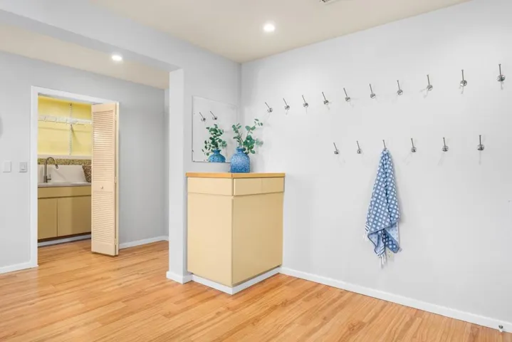 1095 Wilderfield, Los Gatos, California 95032