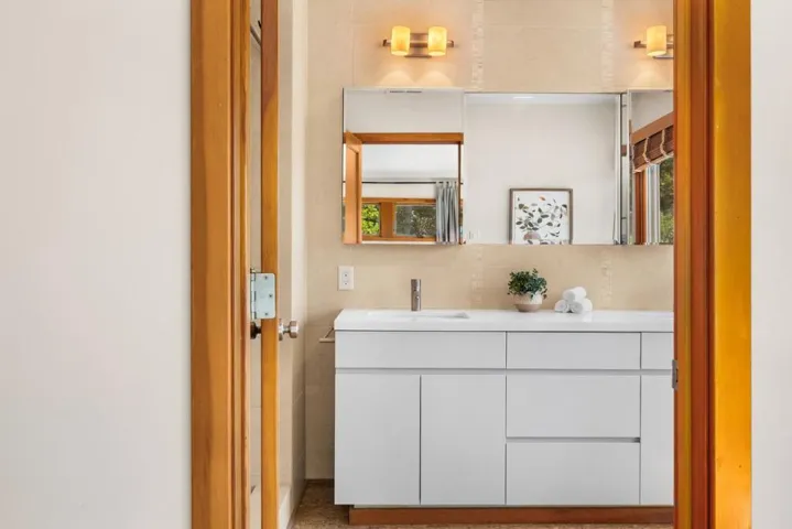 1095 Wilderfield, Los Gatos, California 95032