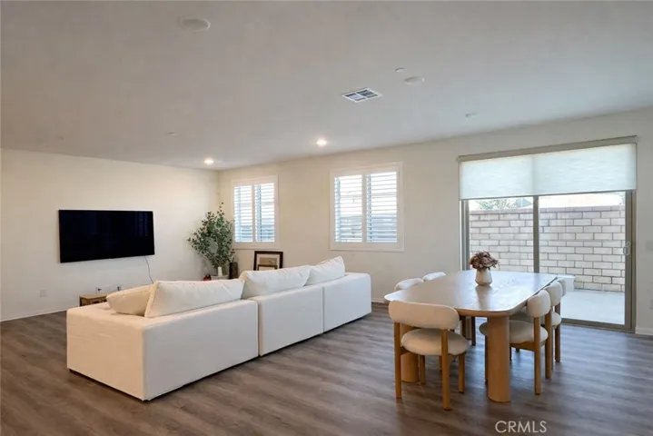4102 S. Limecrest Paseo 6, Ontario, California 91761