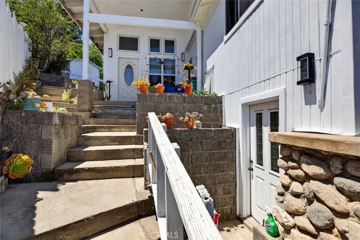 787 Terrace 49, Los Angeles, California 90042