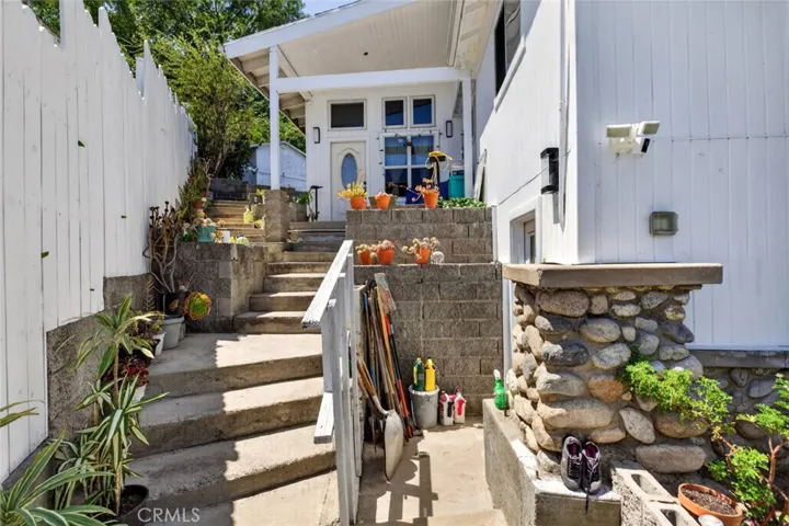 787 Terrace 49, Los Angeles, California 90042