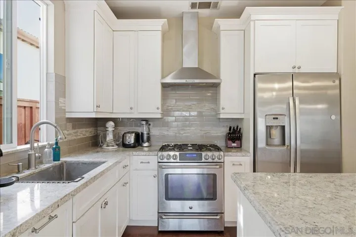 3513 Corte Ramon, Carlsbad, California 92009