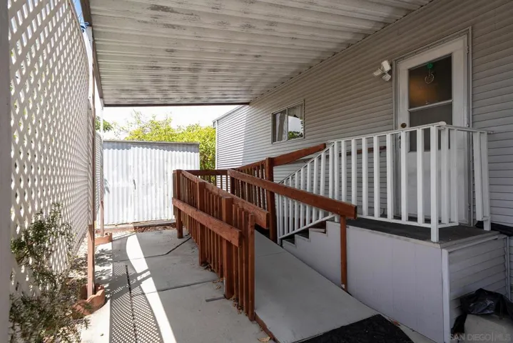 284 Picnic View Ln, Oceanside, California 92056