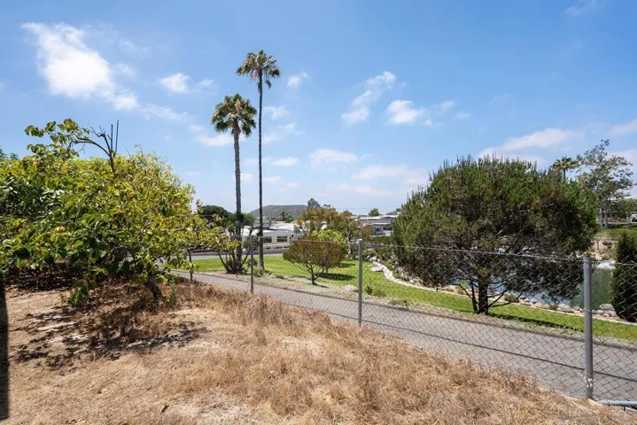 284 Picnic View Ln, Oceanside, California 92056