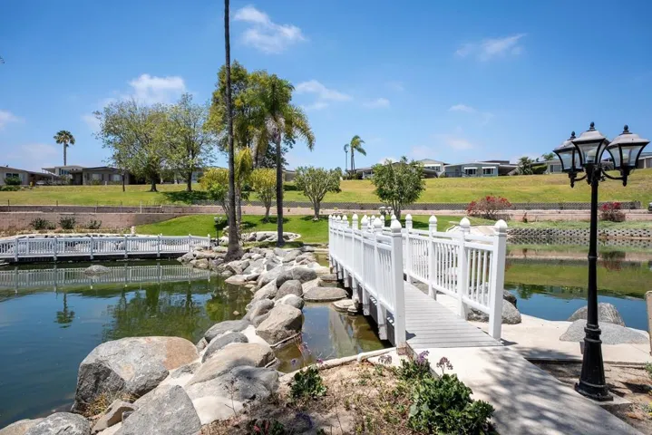 284 Picnic View Ln, Oceanside, California 92056
