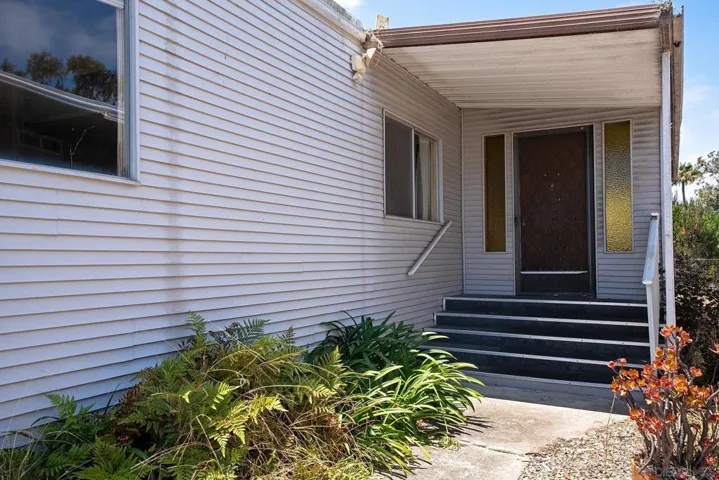 284 Picnic View Ln, Oceanside, California 92056