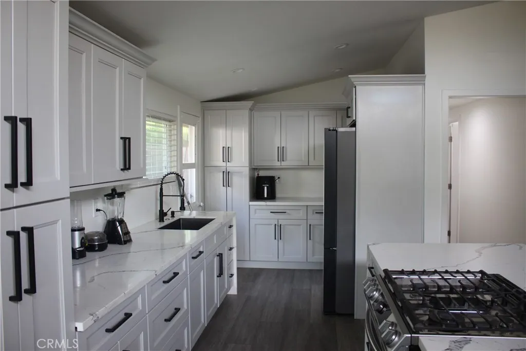 2128 W Larkspur, Orange, California 92868 — photo 5